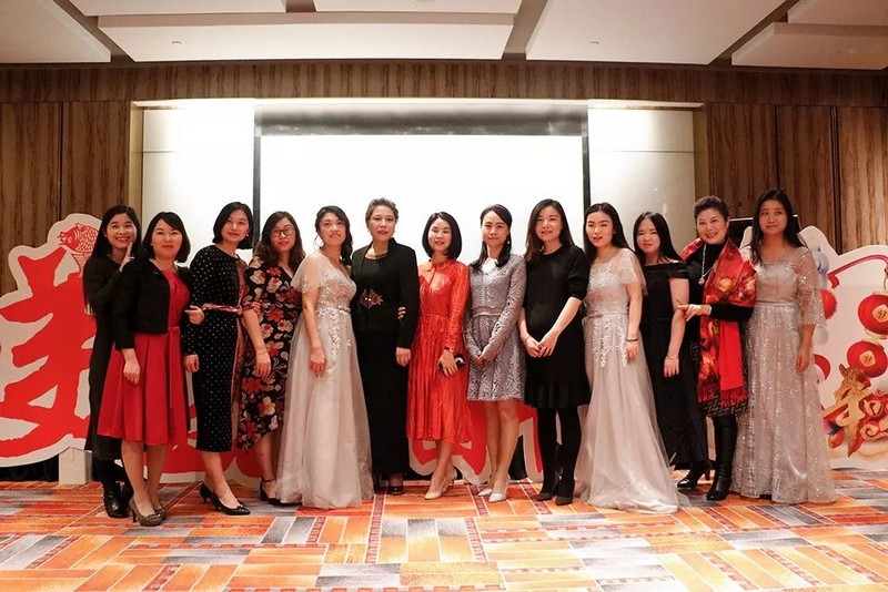 HJC黄金城官方网站2018和和美美团年饭